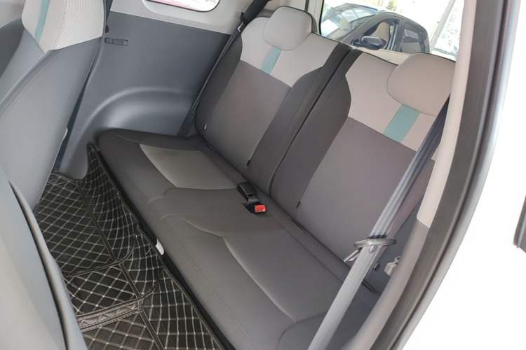 Used CHANGAN NEVO Lumin 2022 155 km – Refreshingly Sweet Edition Left Rear Seat