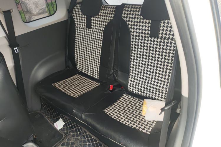 Used CHANGAN NEVO Lumin 2022 155 km – Refreshingly Sweet Edition Left Rear Seat