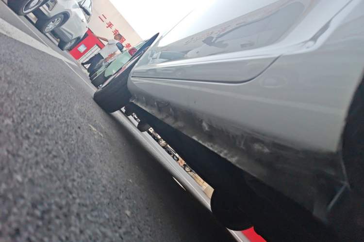 Used CHANGAN NEVO Lumin 2022 155 km – Refreshingly Sweet Edition Left Side Sill