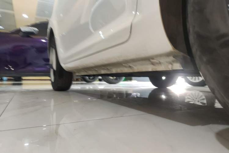 Used CHANGAN NEVO Lumin 2022 210km Sweet Edition Left Side Sill