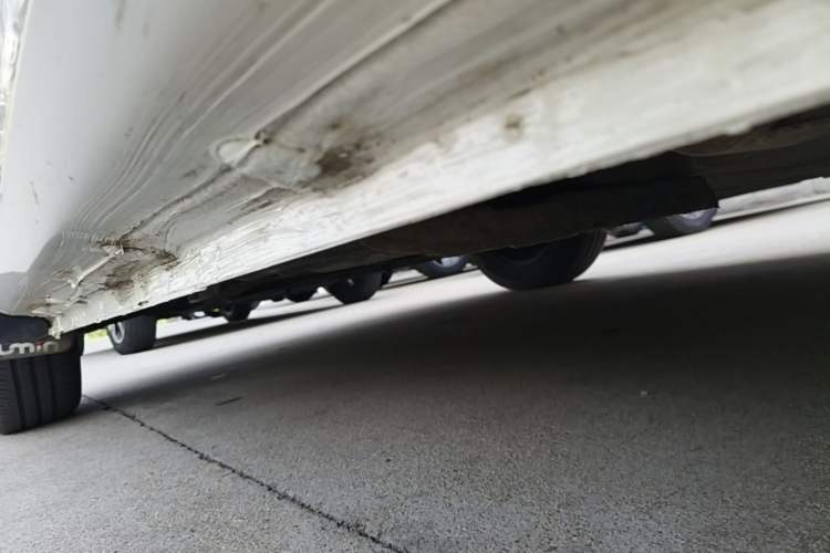Used CHANGAN NEVO Lumin 2022 155 km – Refreshingly Sweet Edition Left Side Sill