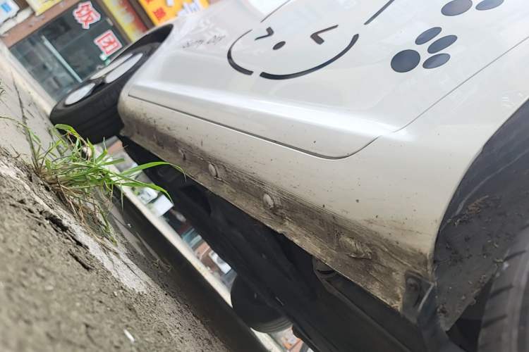 Used CHANGAN NEVO Lumin 2022 155 km – Refreshingly Sweet Edition Left Side Sill