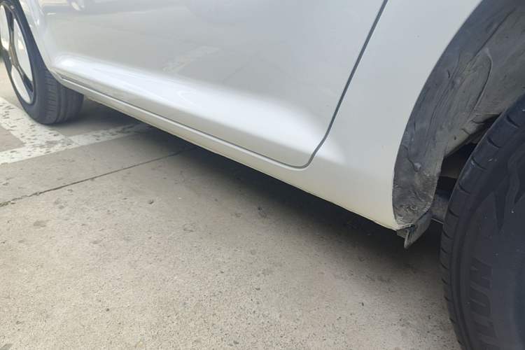 Used CHANGAN NEVO Lumin 2022 155 km – Refreshingly Sweet Edition Left Side Sill