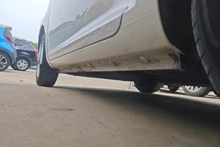 Used CHANGAN NEVO Lumin 2022 210km Sweet Edition Left Side Sill