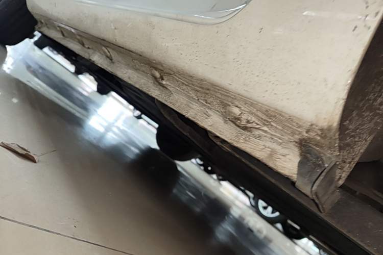 Used CHANGAN NEVO Lumin 2022 155 km – Refreshingly Sweet Edition Left Side Sill