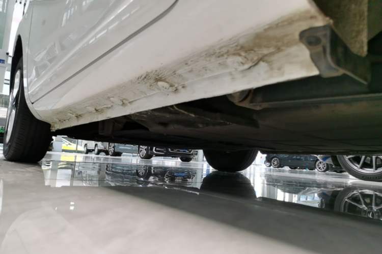 Used CHANGAN NEVO Lumin 2022 155 km – Refreshingly Sweet Edition Left Side Sill