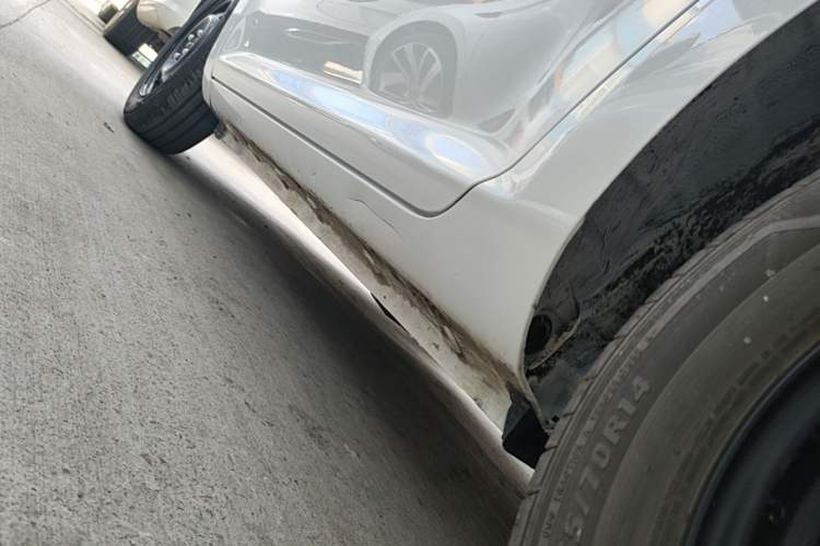 Used CHANGAN NEVO Lumin 2022 155 km – Refreshingly Sweet Edition Left Side Sill