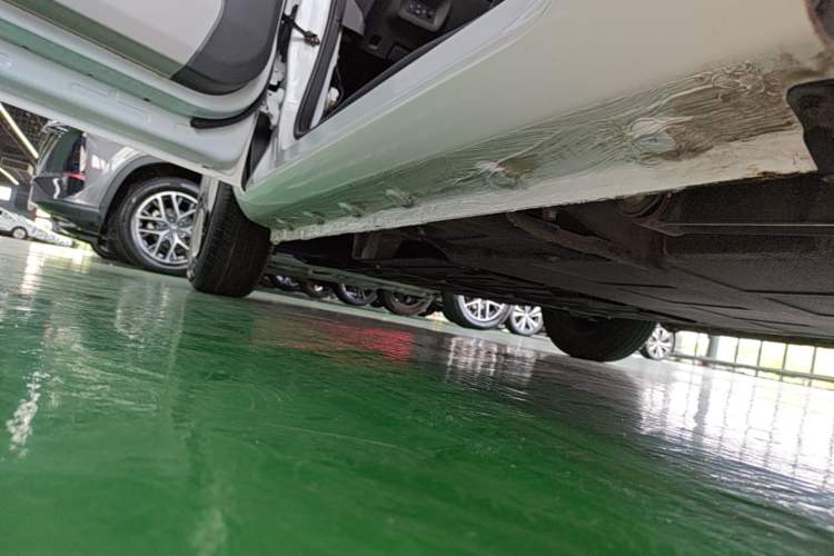 Used CHANGAN NEVO Lumin 2022 155 km – Refreshingly Sweet Edition Left Side Sill