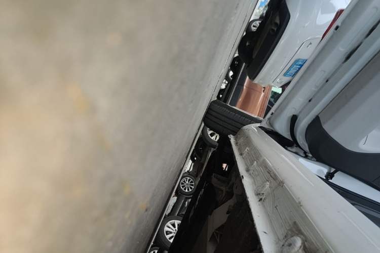 Used CHANGAN NEVO Lumin 2022 210km Sweet Edition Left Side Sill