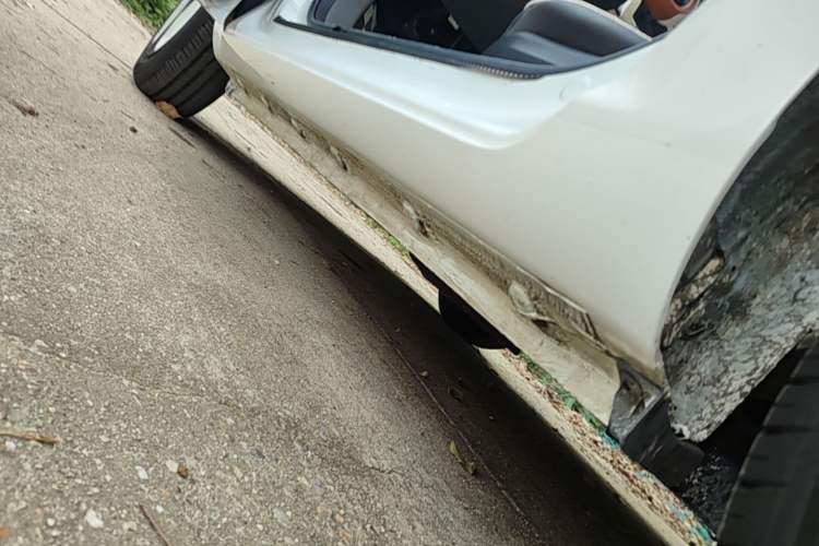 Used CHANGAN NEVO Lumin 2022 155 km – Refreshingly Sweet Edition Left Side Sill