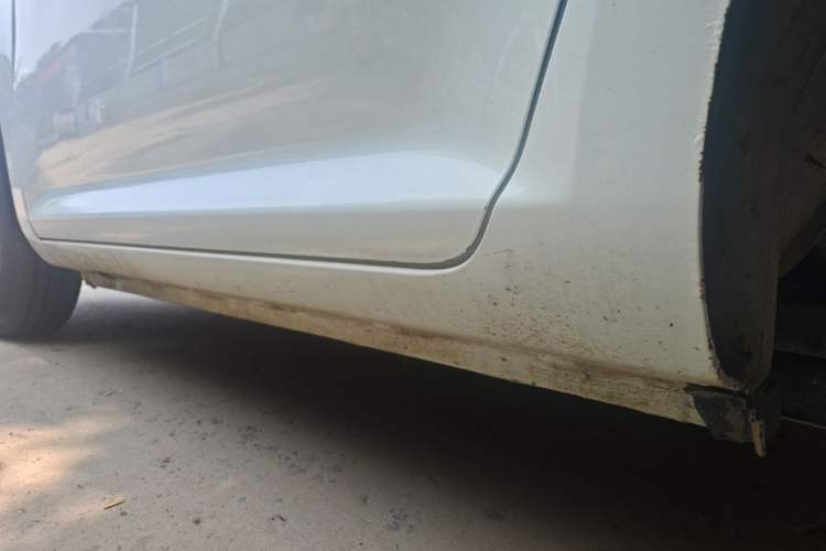 Used CHANGAN NEVO Lumin 2022 155 km – Refreshingly Sweet Edition Left Side Sill
