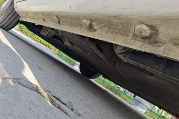 Used CHANGAN NEVO Lumin 2022 155 km – Refreshingly Sweet Edition Left Side Sill