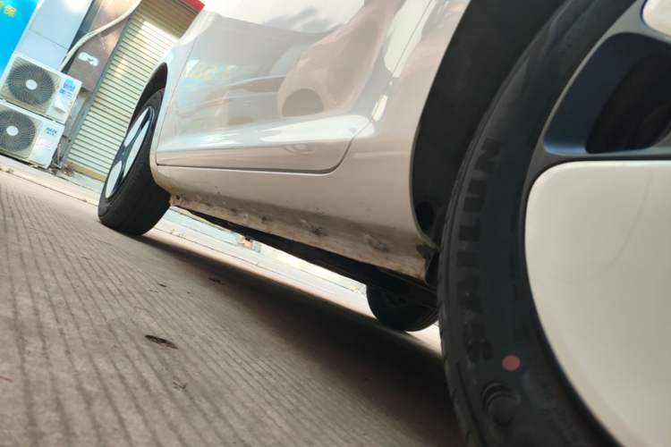 Used CHANGAN NEVO Lumin 2022 155 km – Refreshingly Sweet Edition Left Side Sill