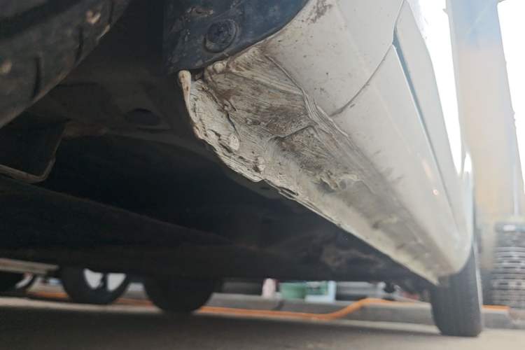 Used CHANGAN NEVO Lumin 2022 155 km – Refreshingly Sweet Edition Left Side Sill