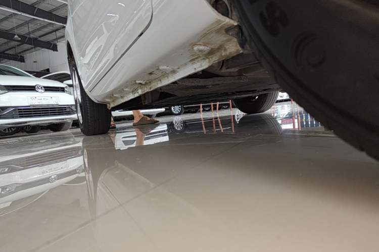 Used CHANGAN NEVO Lumin 2022 155 km – Refreshingly Sweet Edition Left Side Sill