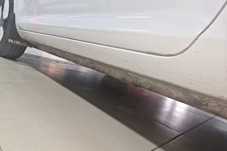 Used CHANGAN NEVO Lumin 2022 210km Sweet Edition Left Side Sill