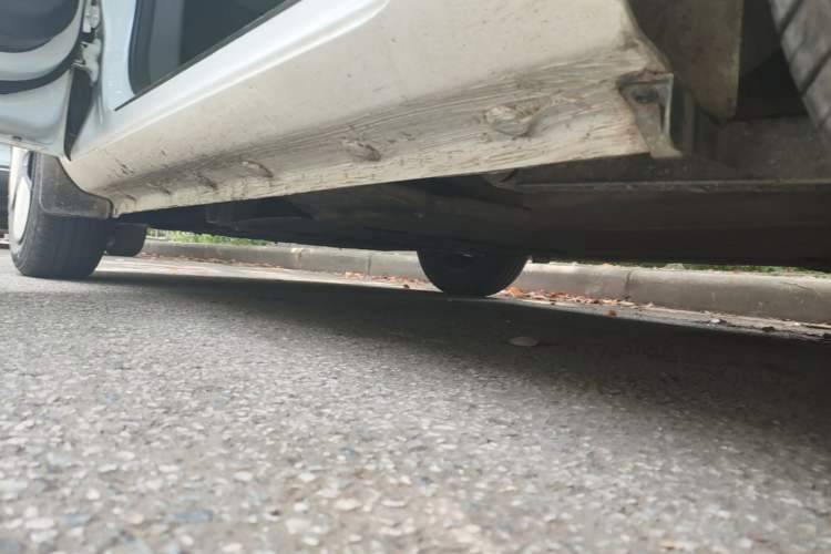 Used CHANGAN NEVO Lumin 2022 155 km – Refreshingly Sweet Edition Left Side Sill