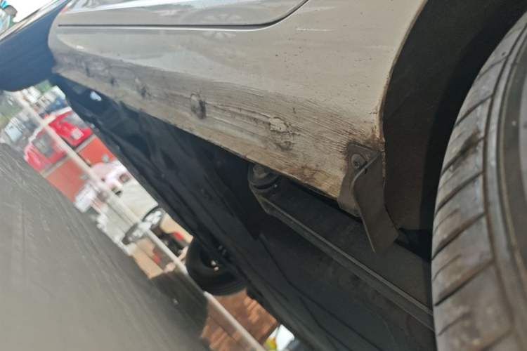 Used CHANGAN NEVO Lumin 2022 155 km – Refreshingly Sweet Edition Left Side Sill