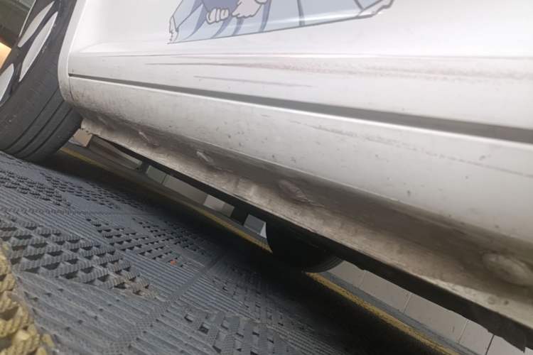 Used CHANGAN NEVO Lumin 2022 155 km – Refreshingly Sweet Edition Left Side Sill