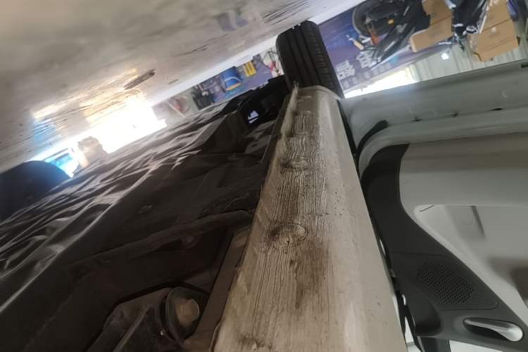 Used CHANGAN NEVO Lumin 2022 155 km – Refreshingly Sweet Edition Left Side Sill