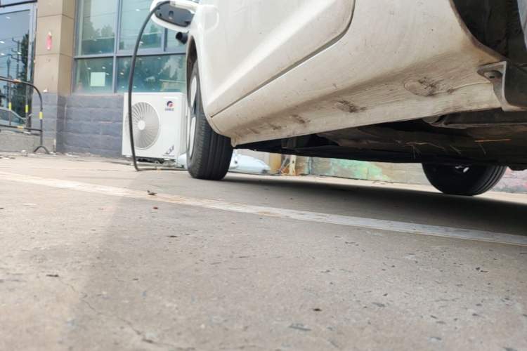 Used CHANGAN NEVO Lumin 2022 155 km – Refreshingly Sweet Edition Left Side Sill