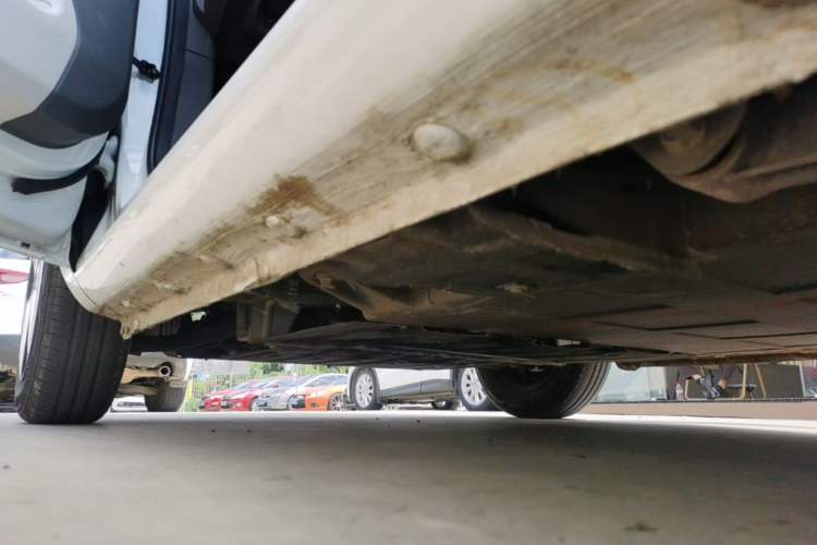 Used CHANGAN NEVO Lumin 2022 155 km – Refreshingly Sweet Edition Left Side Sill
