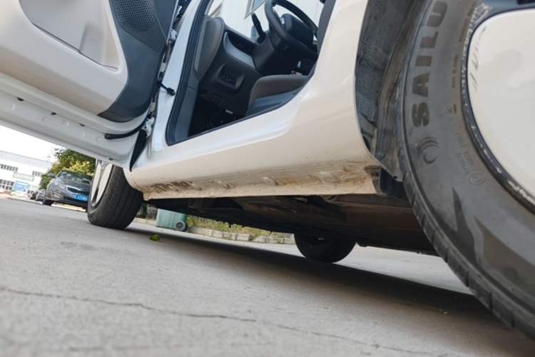 Used CHANGAN NEVO Lumin 2022 155 km – Refreshingly Sweet Edition Left Side Sill