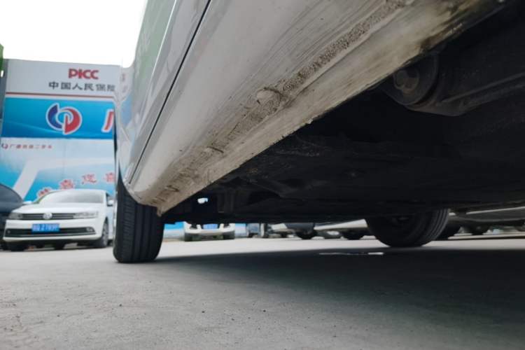 Used CHANGAN NEVO Lumin 2022 155 km – Refreshingly Sweet Edition Left Side Sill