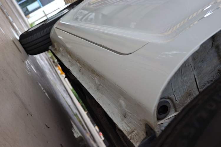 Used CHANGAN NEVO Lumin 2022 155 km – Refreshingly Sweet Edition Left Side Sill