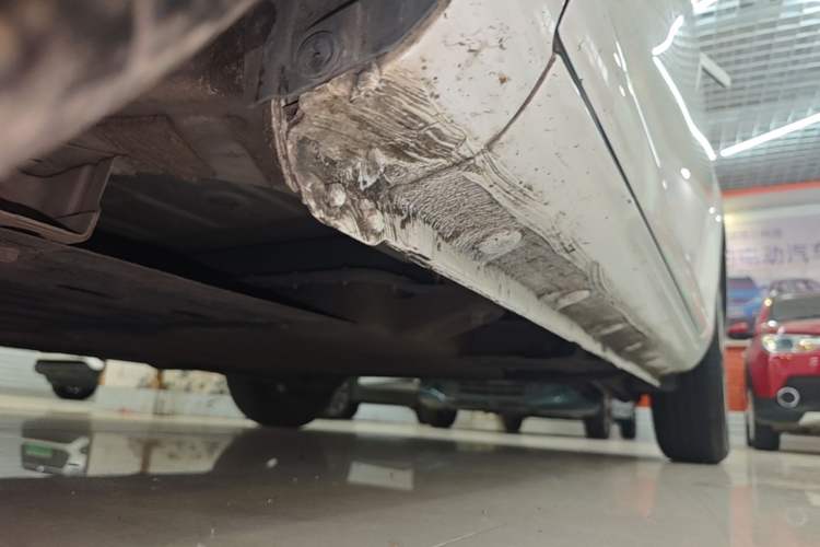 Used CHANGAN NEVO Lumin 2022 155 km – Refreshingly Sweet Edition Left Side Sill