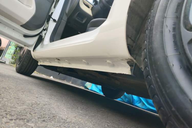 Used CHANGAN NEVO Lumin 2022 155 km – Refreshingly Sweet Edition Left Side Sill