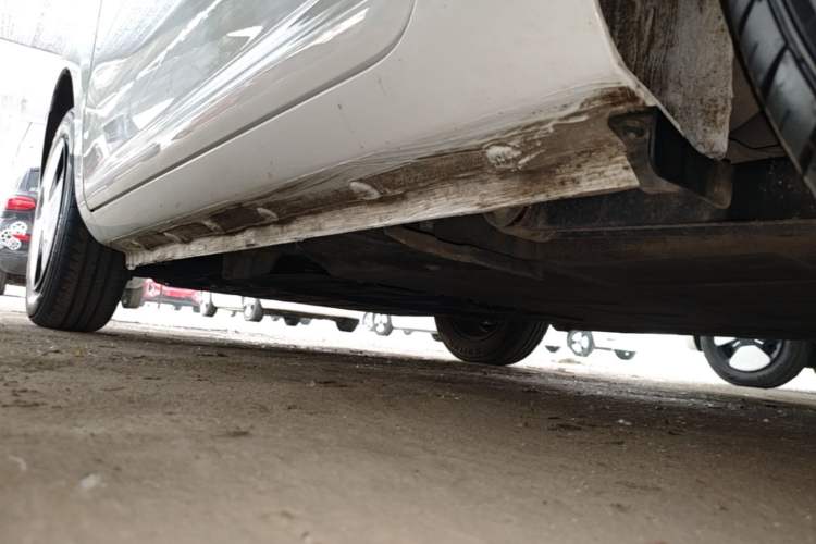 Used CHANGAN NEVO Lumin 2022 155 km – Refreshingly Sweet Edition Left Side Sill
