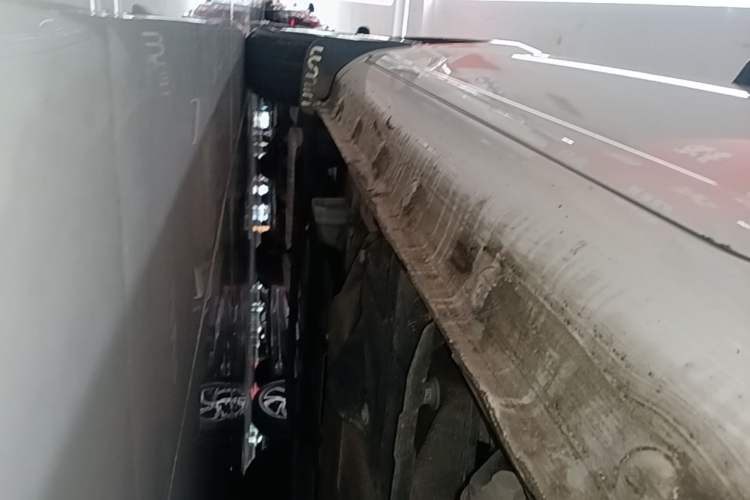 Used CHANGAN NEVO Lumin 2022 155 km – Refreshingly Sweet Edition Left Side Sill