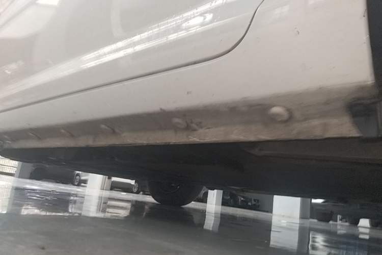 Used CHANGAN NEVO Lumin 2022 155 km – Refreshingly Sweet Edition Left Side Sill