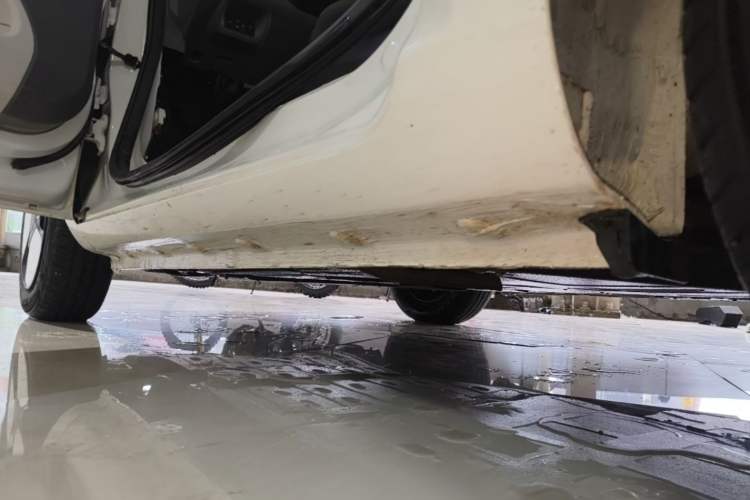 Used CHANGAN NEVO Lumin 2022 155 km – Refreshingly Sweet Edition Left Side Sill