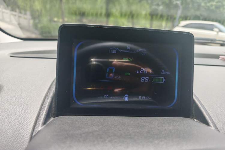 Used CHANGAN NEVO Lumin 2022 301km Honey-Sweet Version Odometer Close Up