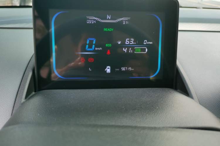 Used CHANGAN NEVO Lumin 2022 155 km – Refreshingly Sweet Edition Odometer Close Up