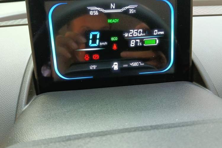 Used CHANGAN NEVO Lumin 2022 301km Honey-Sweet Version Odometer Close Up