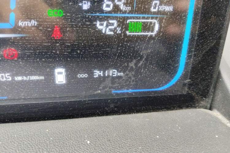 Used CHANGAN NEVO Lumin 2022 155 km – Refreshingly Sweet Edition Odometer Close Up