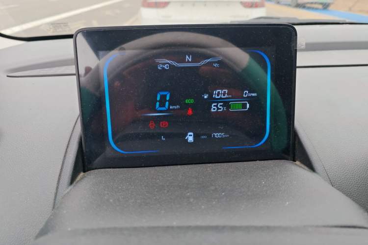 Used CHANGAN NEVO Lumin 2022 155 km – Refreshingly Sweet Edition Odometer Close Up