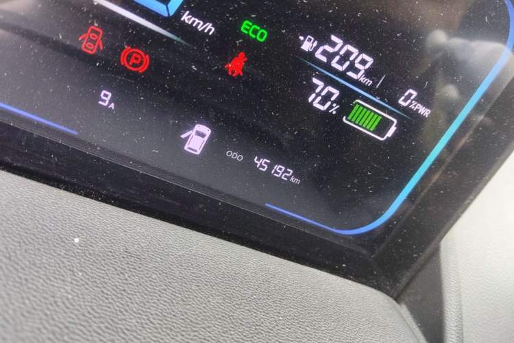 Used CHANGAN NEVO Lumin 2022 301km Honey-Sweet Version Odometer Close Up