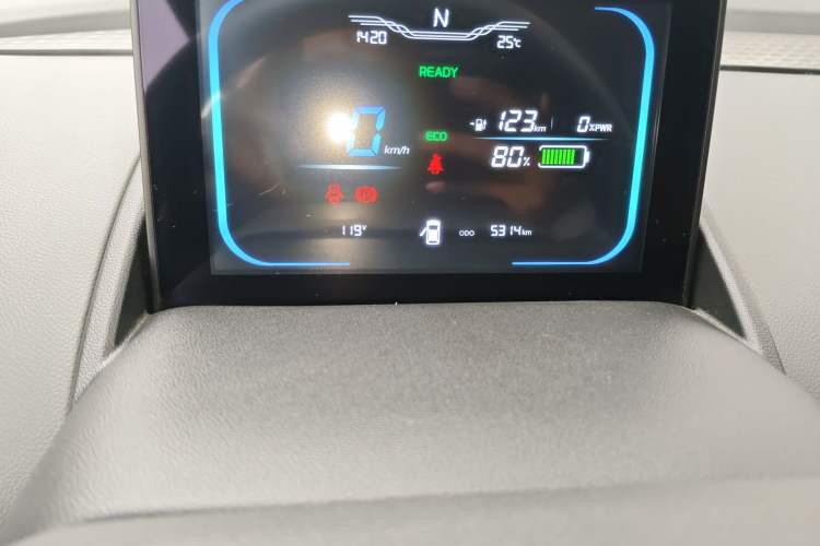Used CHANGAN NEVO Lumin 2022 155 km – Refreshingly Sweet Edition Odometer Close Up