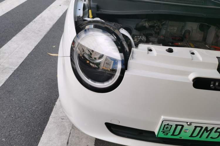 Used CHANGAN NEVO Lumin 2022 155 km – Refreshingly Sweet Edition Right Front Headlight
