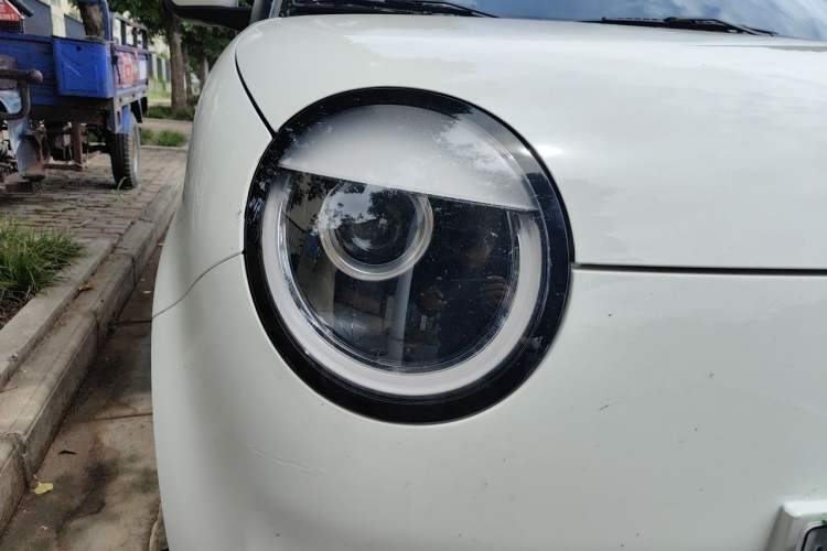 Used CHANGAN NEVO Lumin 2022 155 km – Refreshingly Sweet Edition Right Front Headlight