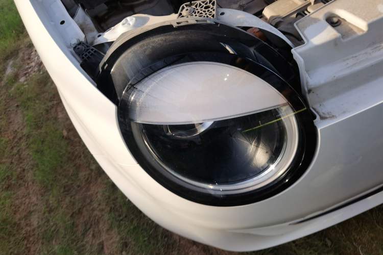 Used CHANGAN NEVO Lumin 2022 155 km – Refreshingly Sweet Edition Right Front Headlight