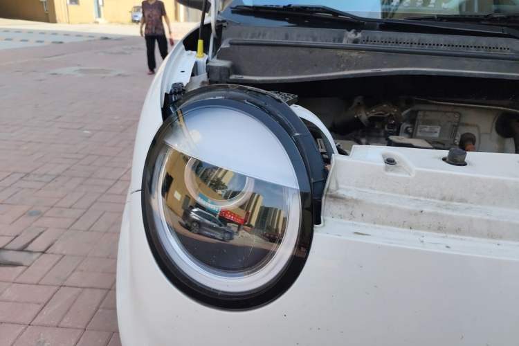 Used CHANGAN NEVO Lumin 2022 155 km – Refreshingly Sweet Edition Right Front Headlight