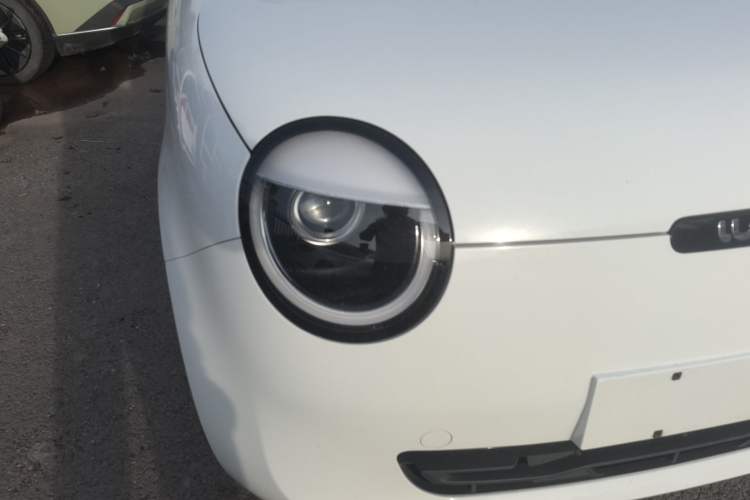 Used CHANGAN NEVO Lumin 2022 155 km – Refreshingly Sweet Edition Right Front Headlight