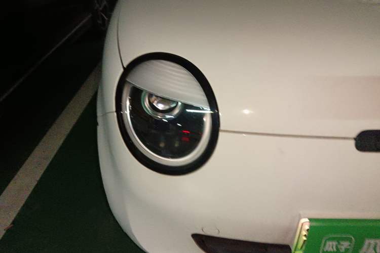 Used CHANGAN NEVO Lumin 2022 155 km – Refreshingly Sweet Edition Right Front Headlight