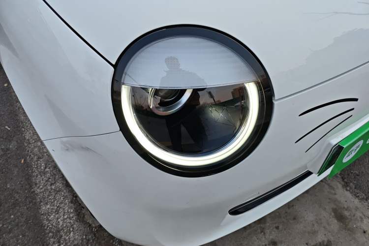 Used CHANGAN NEVO Lumin 2022 155 km – Refreshingly Sweet Edition Right Front Headlight