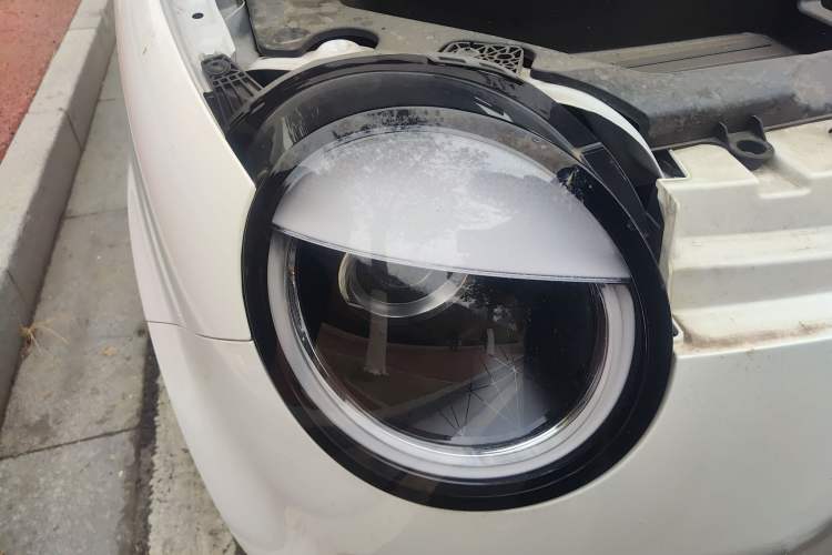 Used CHANGAN NEVO Lumin 2022 155 km – Refreshingly Sweet Edition Right Front Headlight